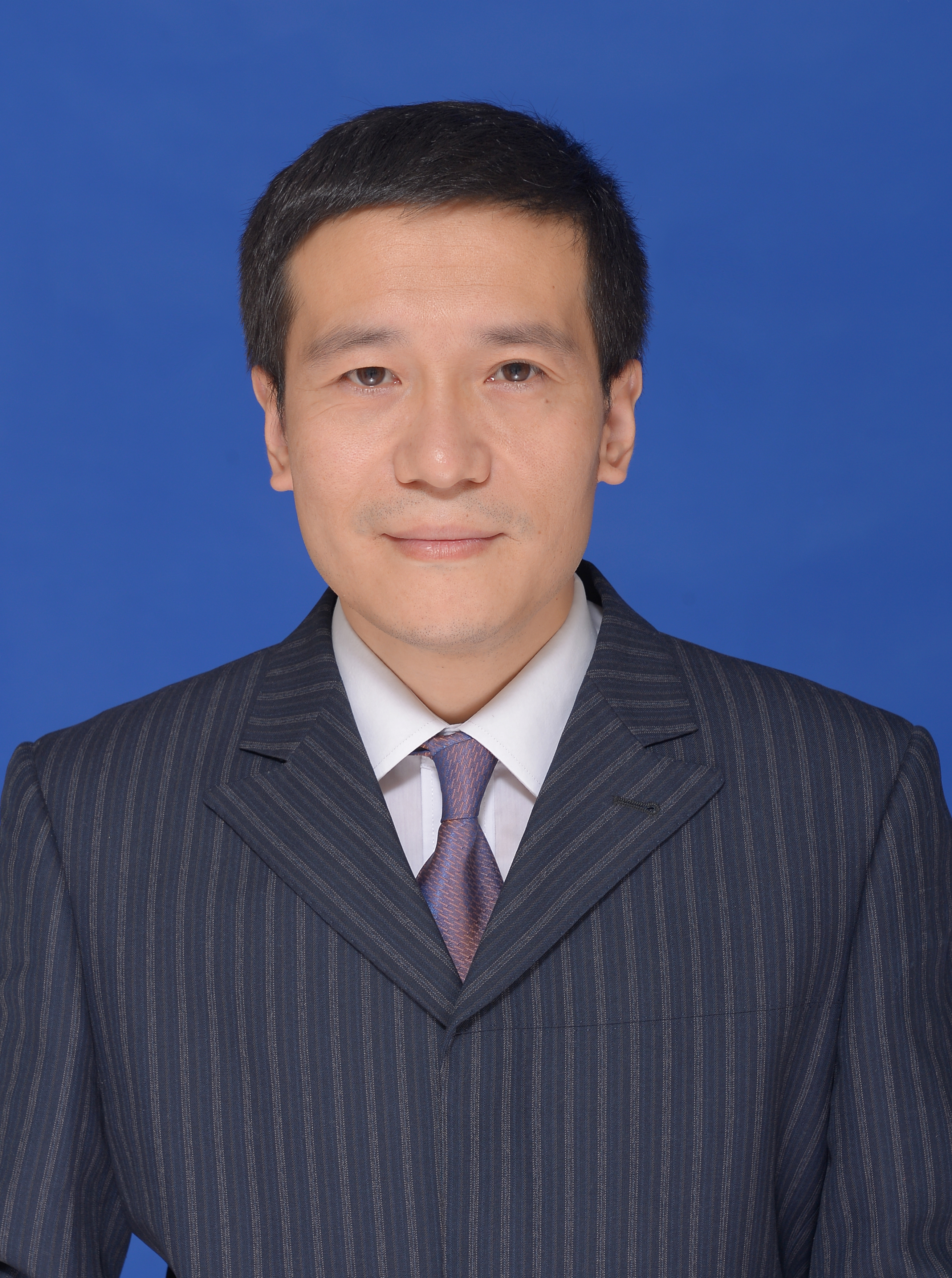 杨春成